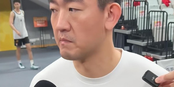 博万体育app下载-裁判帮大忙！王博壮士断腕弃用孙总激出最强胡金秋，广厦扳回一局